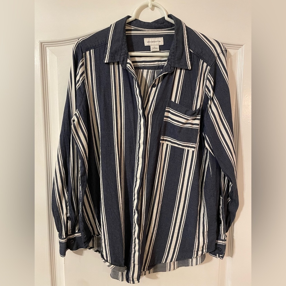 Liz Claiborne Womens button up shirt size L. Blue and white stripes